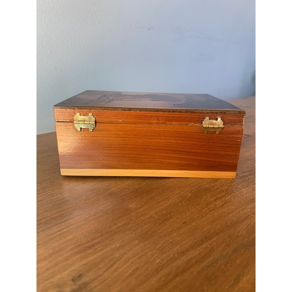 VTG John Wayne Wooden Keepsake Box Cedar? Hinged - Picture 8 of 12